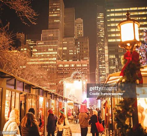 214 Bryant Park Christmas Tree Lighting Stock Photos, High-Res Pictures, and Images - Getty Images