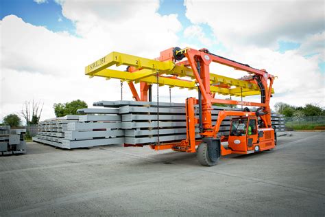 Straddle Carrier - the most economical handling solution - Combilift