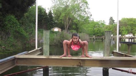 Annie from Brataley working on her press handstands😄 | Annie grace, Press handstand, Bratayley