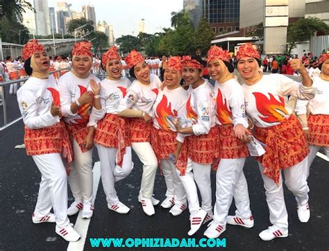 Pemecahan Guinness World of Records, The Largest Poco-Poco Dance, Yayy Hidup Indonesia - Mom of ...