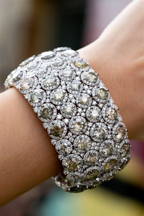 INTO THE ELEGANT AND BOLD WORLD OF DIAMOND BANGLES - Raymond Lee Jewelers