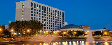 Newport News City Center Hotels | Newport News Marriott at City Center