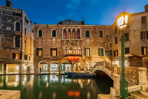 Hotel Kette - #Europe #ItalyHotels #VeniceHotels Travel Hotels, Places To Travel, Travel ...