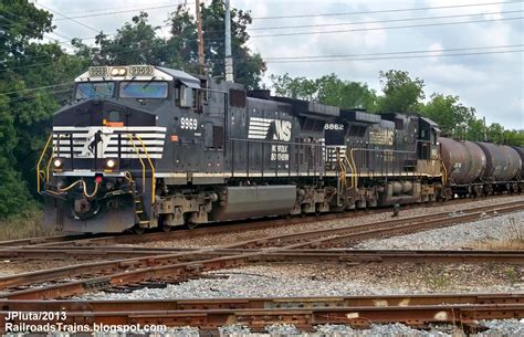 RAILROAD Freight Train Locomotive Engine EMD GE Boxcar BNSF,CSX,FEC,Norfolk Southern,UP,CN,CP ...