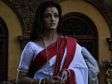 5 of Aishwarya Rai's iconic looks in Devdas - Masala.com