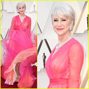 Helen Mirren Stuns in Flowing Pink Gown at Oscars 2019 | 2019 Oscars ...