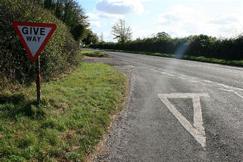 Give way sign on Danebury Down © David Lally cc-by-sa/2.0 :: Geograph ...