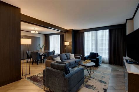 Hilton Vancouver Metrotown - MCM Interiors