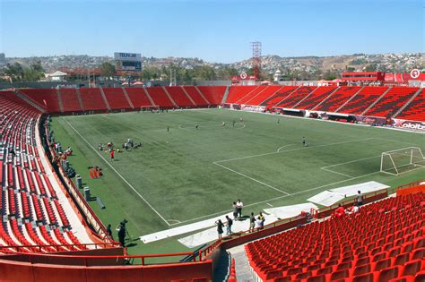 Çare Drogba: Estadio Caliente