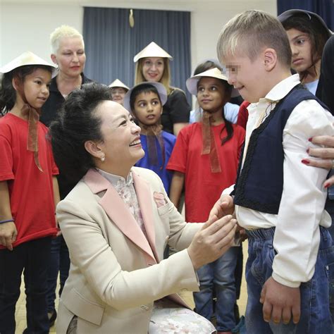 Xi's wife visits special education school in Belgrade[1]- Chinadaily.com.cn