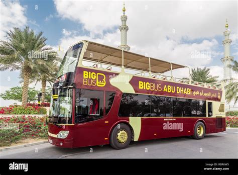 Abu dhabi sightseeing bus hi-res stock photography and images - Alamy