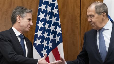 Blinken, Lavrov meet in Geneva, but impasse over Ukraine persists : NPR