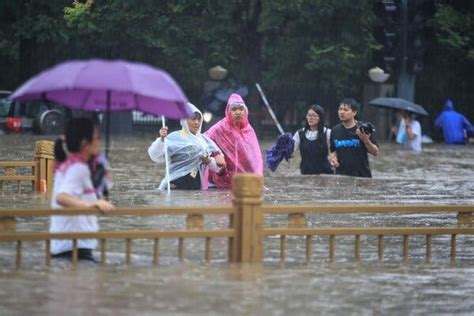 Heavy Floods in China Trapped Passengers in Subway, Killing 12 - The ...