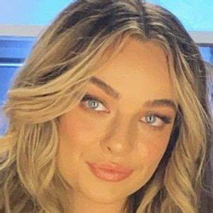 Abbie Chatfield - Age, Family, Bio | Famous Birthdays