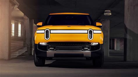 Rivian R1T Dual-Motor Large Pack Gets Over 350 Miles Of EPA Range