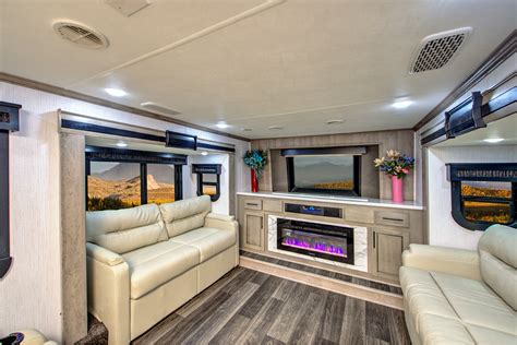 Luxury Fifth Wheels With Front Living Room | www.resnooze.com