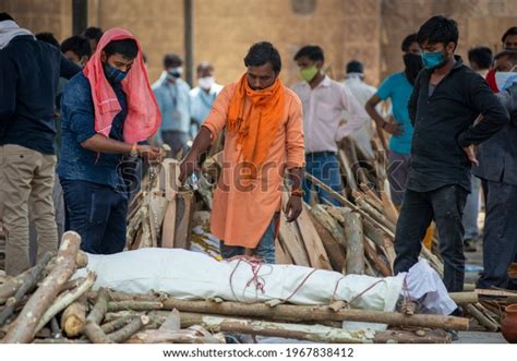 371 Hindu Funeral Rites Images, Stock Photos, 3D objects, & Vectors ...