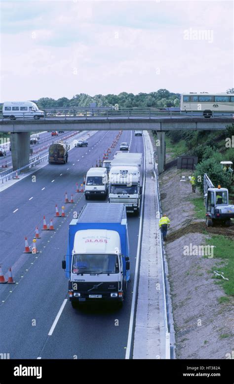 Contraflow system hi-res stock photography and images - Alamy