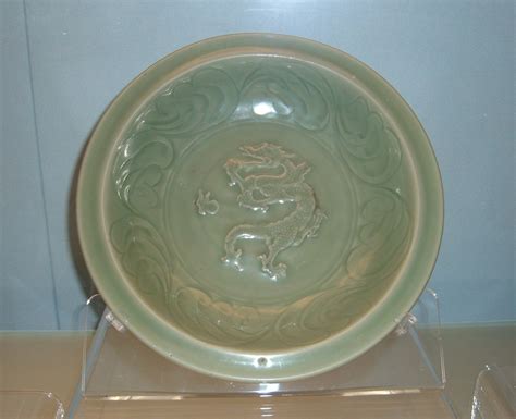 File:Celadon dish with applied dragon design.JPG - Wikimedia Commons