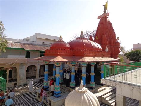 Brahma Temple / Mandir, Pushkar - History, Timing & Other Info - Kahajaun