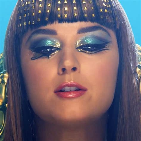 katy-perry-dark-horse-makeup-3