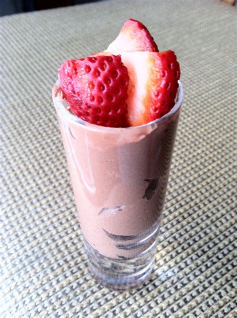 Low Carb Layla: Chocolate Mousse / Frosting