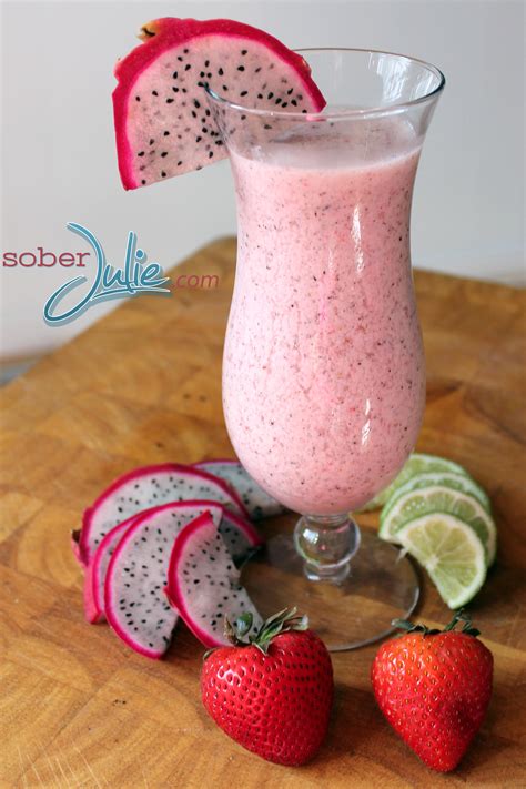 Dragon Fruit Smoothie - Sober Julie