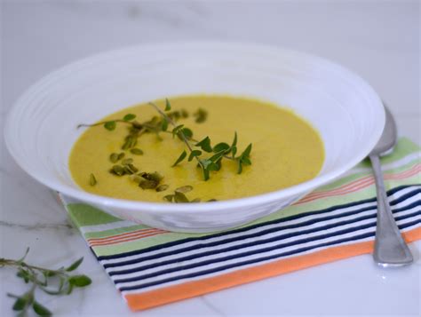 Curried Carrot Soup {Vegan, Paleo, Whole 30} | The Surfer's Kitchen