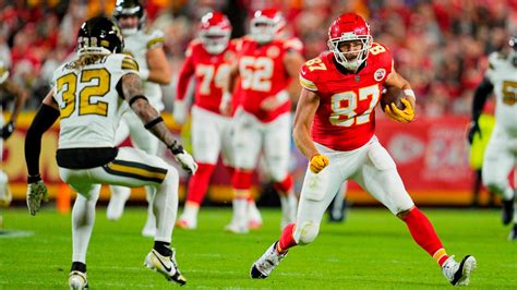 Travis Kelce lateral: Chiefs TE executes designed trick play to Samaje ...