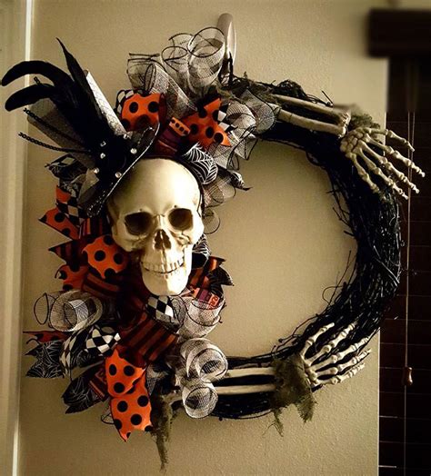 15 Awesome Homemade Wreaths To Inspire Your Creative Side This Halloween