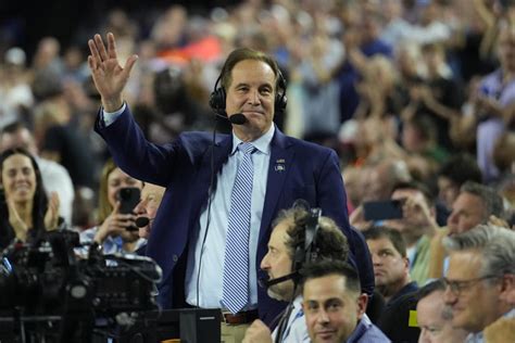 CBS' Tony Romo, Jim Nantz discuss chemistry amid criticisms