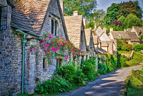 Arlington Row, Bibury, Cotswolds AONB, England, UK. Sony A7rII, Sony ...