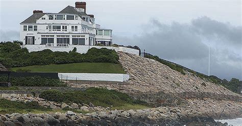 Woman arrested outside Taylor Swift's Westerly, Rhode Island home on ...