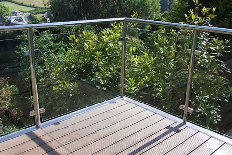 MODERN GLASS RAILING DESIGN IDEAS - Aquaview