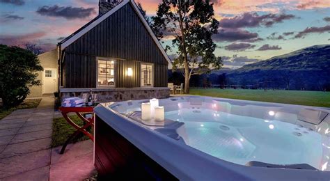 Luxury Holiday Cottages with Hot Tubs