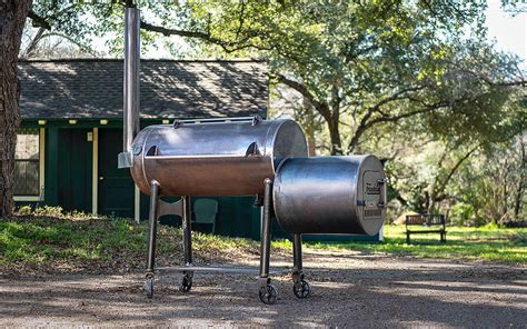 Franklin Barbecue Pits Begins Building Its Backyard Smokers – Texas Monthly