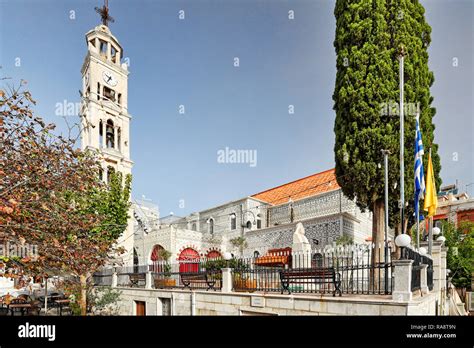 Dormizione della Vergine Maria la Chiesa decorata con il famoso scratch geometrica patterns in ...