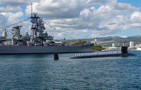 Crew of the Virginia-class submarine USS Missouri (SSN-780) render honors to the Museum ...