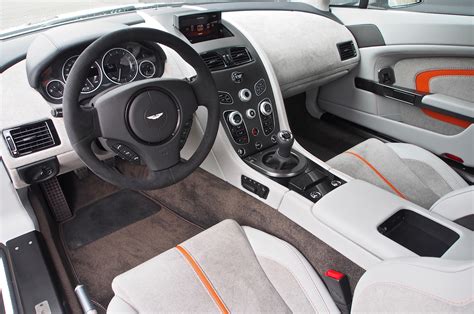 2017 Aston Martin V12 Vantage S interior - Automobile