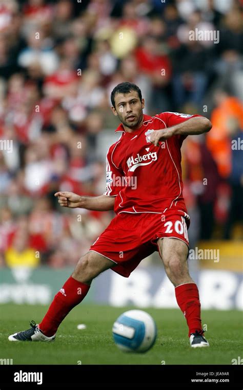 JAVIER MASCHERANO LIVERPOOL FC ANFIELD LIVERPOOL ENGLAND 22 September 2007 Stock Photo - Alamy