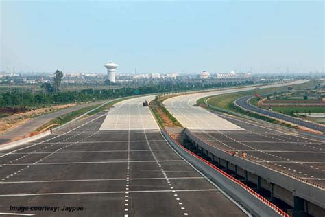 Yamuna Expressway: Interesting facts & pictures - The Economic Times