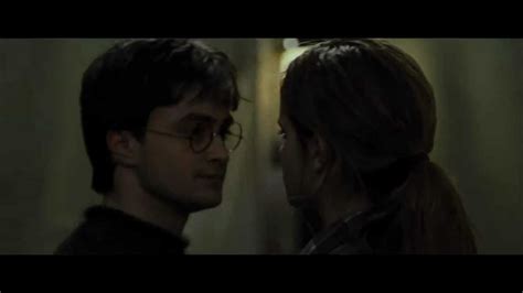 Harry & Hermione Dance Scene [Harry Potter and The Deathly Hallows Part 1] - YouTube