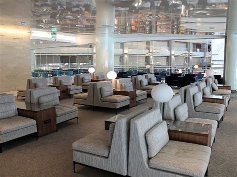 LAX: Korean Airlines Lounge Los Angeles Review review | Loungeindex