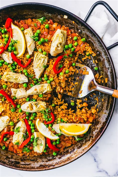 Easy Vegetarian Paella – A Couple Cooks