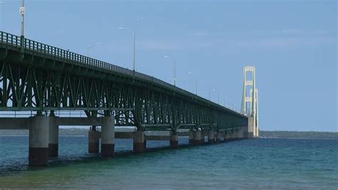 Damage to Mackinac Bridge is minor, bridge authorities say