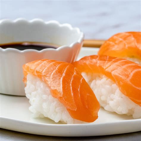 4 Easy Sushi Recipes - How To Make Sushi At Home Like A Pro | Blondelish.com