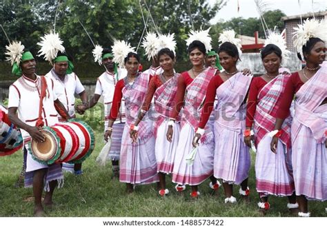 Jharkhand Tribal Dance Photos and Images