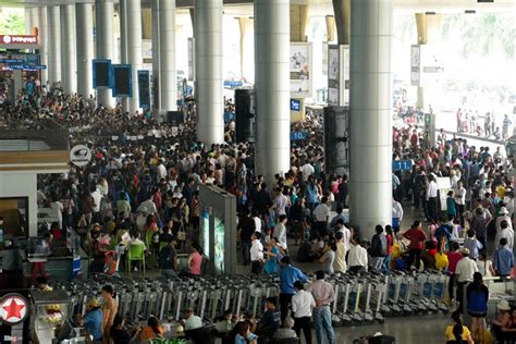 Passengers warned to get to Tan Son Nhat Airport early - Vietnam visa ...