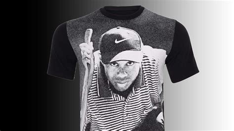 Big Tiger fan? This iconic Tiger Woods poster t-shirt is on a major ...