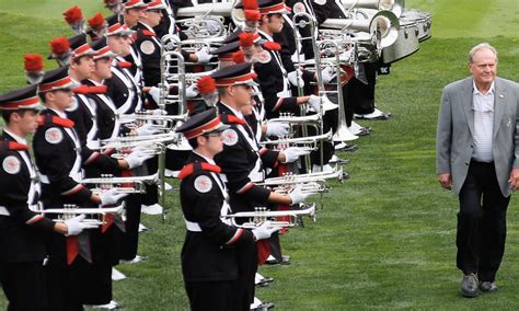 Ohio State marching band moonwalks during Michael Jackson-themed ...